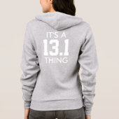 Het is een 13,1-halve marathonding hoodie (Achterkant)