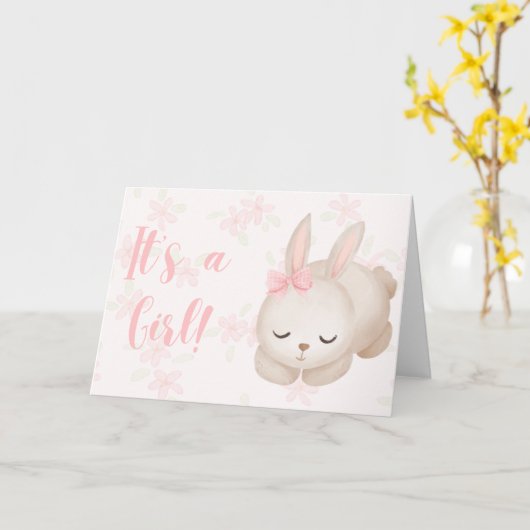 Het is een Baby Girl Bunny Gefeliciteerd Kaart (Gele Bloem)