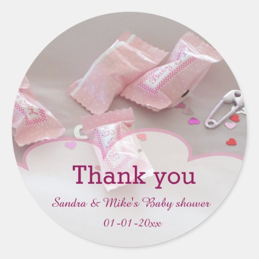 Het is een baby shower snoep--speld. ronde sticker (Voorkant)
