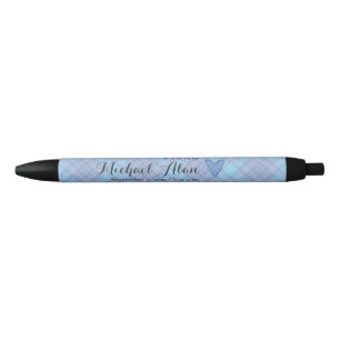 Het is een Boy Baby Blue Plaid Geboorteaankondigin Zwarte Inkt Pen