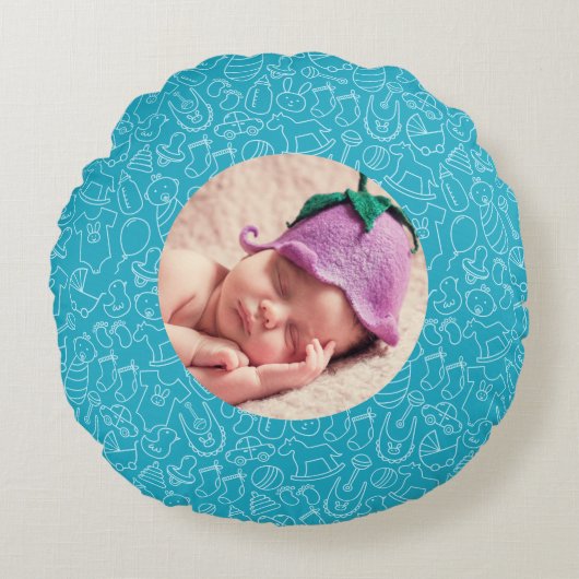 Het is een Boy Blue Baby shower gepersonaliseerd Rond Kussen (Voorkant)