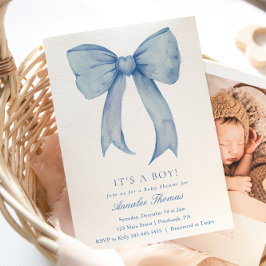 Het is een Boy Blue Bow Baby shower Kaart