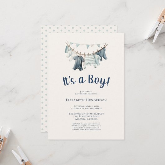 Het is een Boy Blue Clothesline Baby shower Kaart (Voorkant / Achterkant in situ)