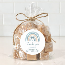 Het is een Boy Boho Rainbow Baby shower Ronde Sticker