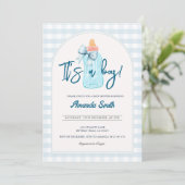 Het is een Boy Bottles Baby shower Invitation Kaart (Staand voorkant)