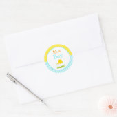 Het is een Boy Chick Baby shower Ronde Sticker (Envelop)