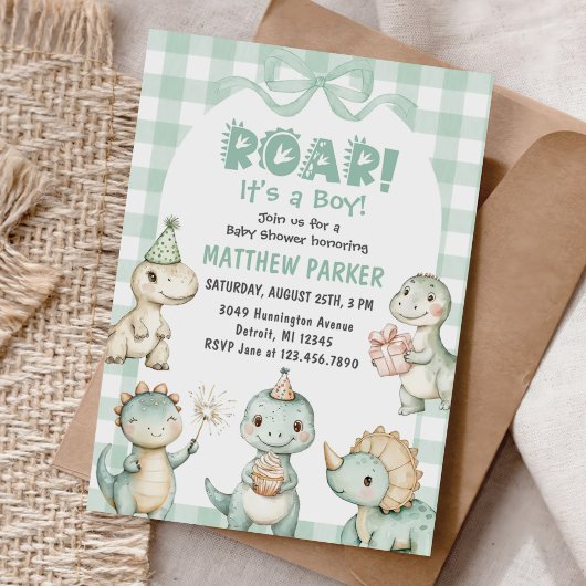 Het is een Boy Dinosaur Gingham Baby shower Kaart