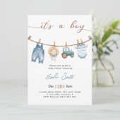 Het is een Boy Farmer Baby Clothesline Baby shower Kaart (Staand voorkant)