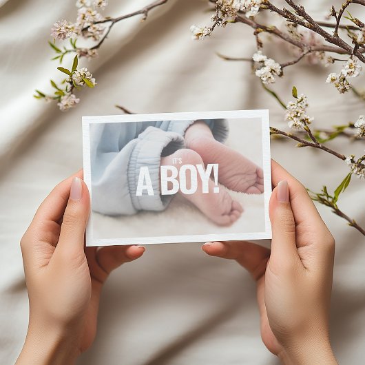 Het is een boy foto baby shower kaart. kaart