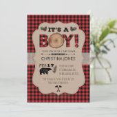 Het is een Boy Lumberjack Baby shower Invitation Kaart (Staand voorkant)