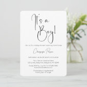 Het is een Boy Modern Script Baby shower Invitatio Kaart (Staand voorkant)