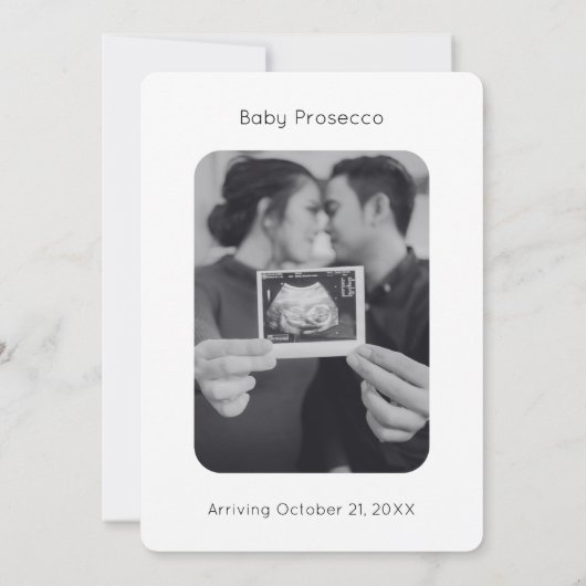 Het is een Boy Modern Script Baby shower Invitatio Kaart (Achterkant)