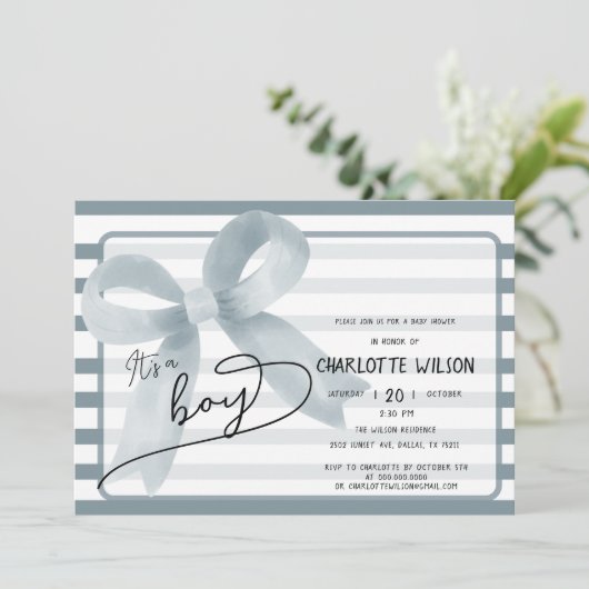 Het is een Boy Schattige Dusty Blue Bow Stripes Ba Kaart (Staand voorkant)