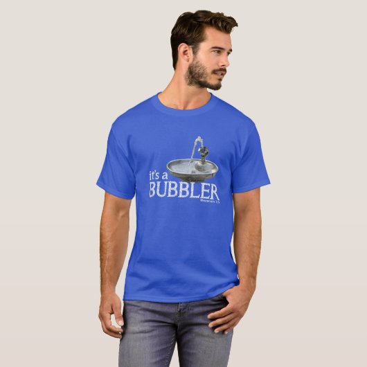 Het is een Bubbler T-shirt (Voorkant volledig)