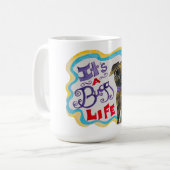 Het is een Bugg Life Dog Mok (Voorkant links)