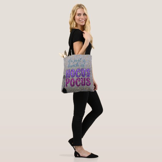 Het is een Bunch van Hocus Pocus Glitter Magic Tote Bag (Op model)