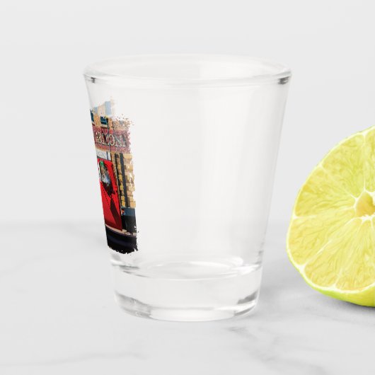 Het is een eekhoorn, mijn Heer Shot Glas (Rechts)