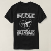 Het is een eer om een GRANDDAD te zijn. T-shirt (Design voorkant)