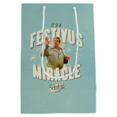 Het is een Festivus Wonders Medium Cadeauzakje (Achterkant)