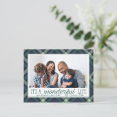 Het is een geweldig leven | Groen en Navy Tartan H Feestdagenkaart (Staand voorkant)