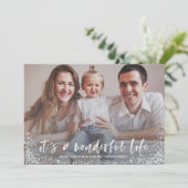 Het is een geweldige kerstfotokaart voor het leven feestdagenkaart (Staand voorkant)