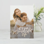 Het is een geweldige kerstfotokaart voor het leven feestdagenkaart (Staand voorkant)