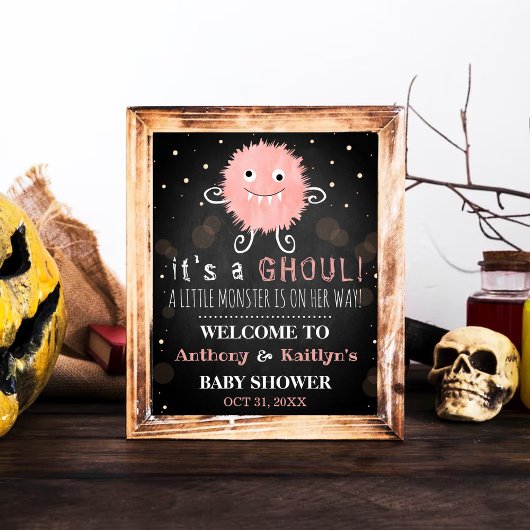 Het is een Ghoul. Little Monster Halloween Baby sh Poster