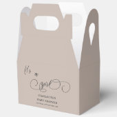 Het is een Girl Modern Minimal Calligraphy Baby sh Bedankdoosjes (Open)