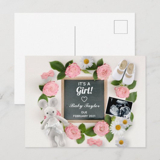 Het is een Girl Pink Floral Pregnancy Letter Board Aankondigingskaart (Voorkant / Achterkant)