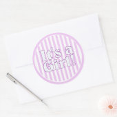 Het is een Gril Pink Stripe aankondiging Ronde Sticker (Envelop)