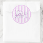 Het is een Gril Pink Stripe aankondiging Ronde Sticker (Tas)