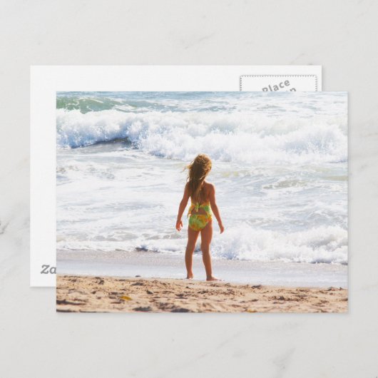 Het is een grote wereld, een klein meisje in het s briefkaart (Voorkant / Achterkant)