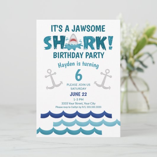 Het is een Jawsome Shark Birthday Party Kaart (Staand voorkant)