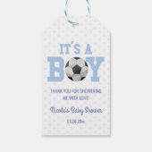 Het is een jongen! Blauw Voetbal Baby shower Cadeaulabel (Achterkant)