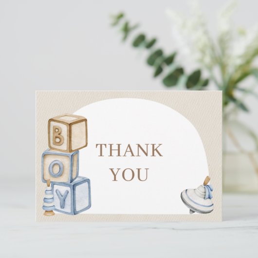 Het is een jongen blauwe boho blokken en speelgoed bedankkaart (Staand voorkant)