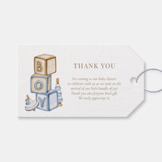 Het is een jongen blauwe boho blokken en speelgoed cadeaulabel (Voorkant (Horizontaal))