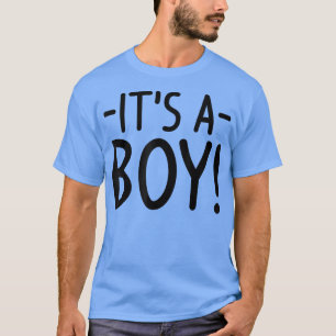 Het is een jongen die seksespecifiek T-Shirt onthu