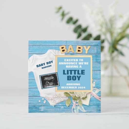 Het is een jongen digitale zwangerschap aankondigi aankondiging (Staand voorkant)