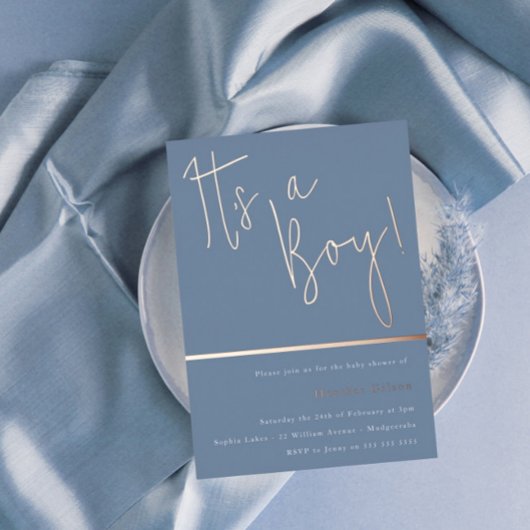 Het is een jongen! Dusty Blue Modern Baby shower R Folie Uitnodiging