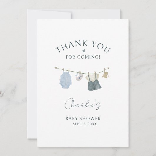 Het is een jongen Eenvoudige kleren Baby Shower Be Bedankkaart (Voorkant)