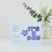 Het is een jongen met Puffy Blue Star. Aankondigingskaart (Staand voorkant)