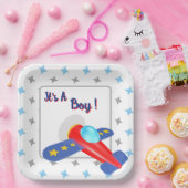 Het is een jongen papieren bordje (Feest)