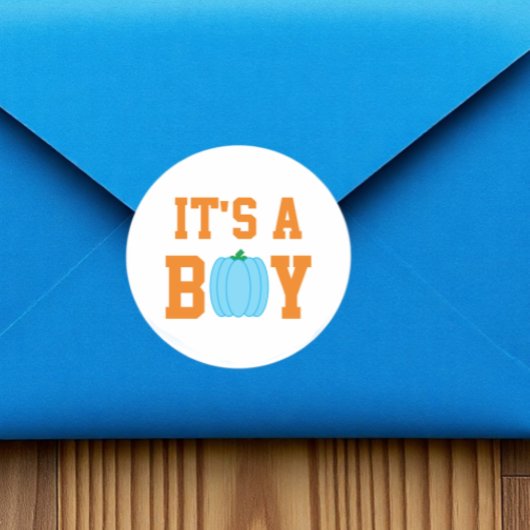 Het is een jongen pompoen. ronde sticker