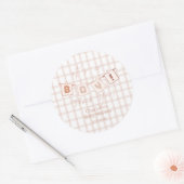 Het is een jongen! Schattige Brown Gingham Notedry Ronde Sticker (Envelop)