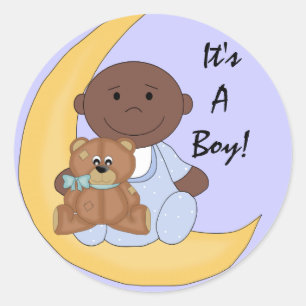 Het is een jongen - Schattigee donkere huid Baby C Ronde Sticker