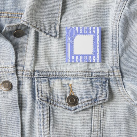 Het is een jongen vierkante button 5,1 cm (In situ)