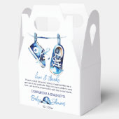 Het is een jongensblauw baby sportschoen pet baby  bedankdoosjes (Geopend)