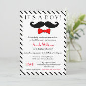 Het is een jongenssnor en een rode Bowtie Baby sho Kaart (Staand voorkant)