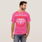 Het is een karatetrainer karate t-shirt (Voorkant volledig)