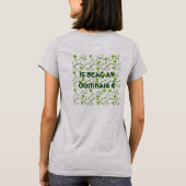 Het is een kleine wereld geschreven in het Gaelic T-shirt (Achterkant)